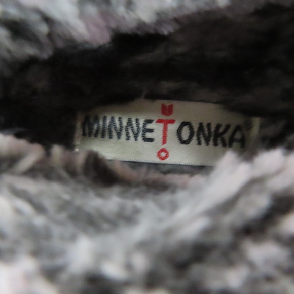 Minnetonka Grey Slip On Leather Moccasin Fur Top Shoes Sz. 7 - Picture 5 of 6